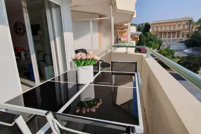 Image de Studio élégant de 30 m² avec ascenseur et terrasse à 30 mètres de la mer, 7p Ac / wifi