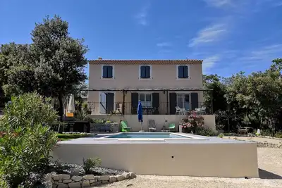 Image de Bastide au coeur du Luberon avec piscine