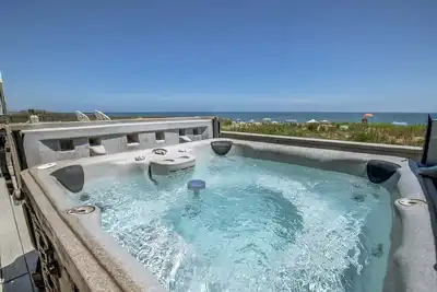 Image de Nuances de bleu | Oceanfront | Chiens bienvenus, bain Ă remous | Kill Devil Hills