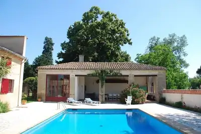 Image de Rental in the wing of a Xviii chartreuse with private pool