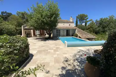 Image de Villa avec piscine et 2000 mètres carrés de jardin sur la Côte d'Azur à Fréjus \/ Saint- Raphaël