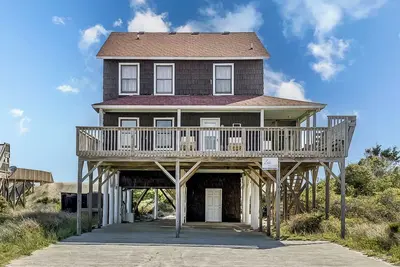 Image de 3 mouettes et une bouée | Oceanfront | Bain à remous | Nags Head