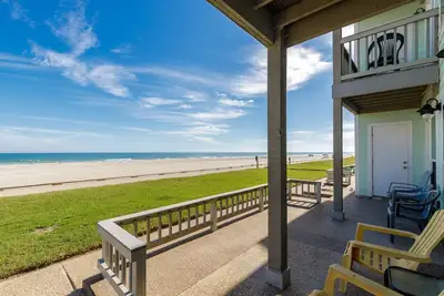 Image de Vivre sur la plage dans un condo récemment mis à jour 1/1