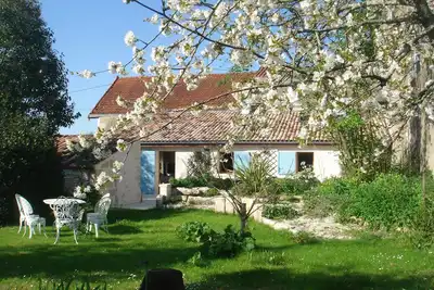 Image de Gîte *** 4 pers avec jardin privatif dans village saintongeais estuaire à 5 km