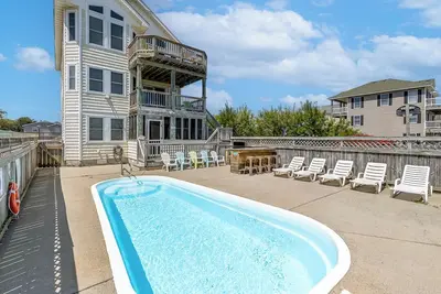 Image de Ocean's Nine West | 120 m de la plage | Piscine privée, bain à remous