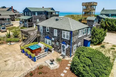 Image de The Carriage House Ii (inférieur) | 95 pieds de la plage | Chiens bienvenus, bain à remous | Nags Head