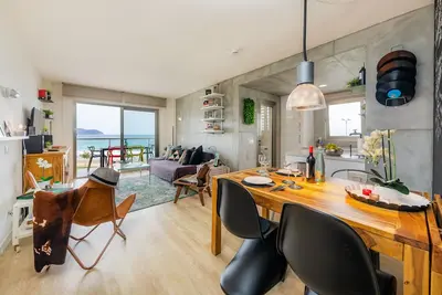 Image de H / vue panoramique - appartement de plage individuelle. conçu - Vivre comme des amis