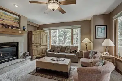 Image de 2Br- Arrowhead Village- Très bien situé et magnifique condo