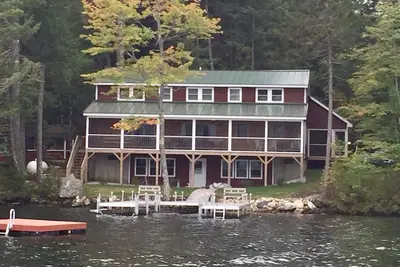 Image de Belle maison de 6 chambres au bord du lac Ă Bridgton Maine sur Highland Lake!
