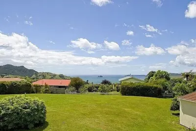 Image de Vues sur Rimu - Whitianga Holiday Home