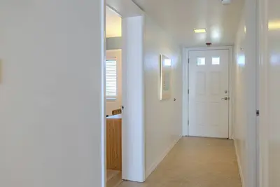 Image de Magnifique vue sur l'océan attendent de ce sixième étage, trois chambres, trois salles de bain au dernier étage face à l'océan