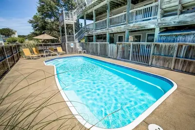 Image de Bonne journée au soleil | 150 m de la plage | Piscine privée, bain à remous