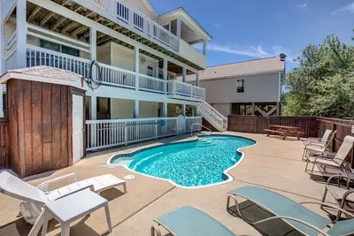 Rêve tropical | 200 m de la plage | Chiens bienvenus, piscine privée, bain à remous