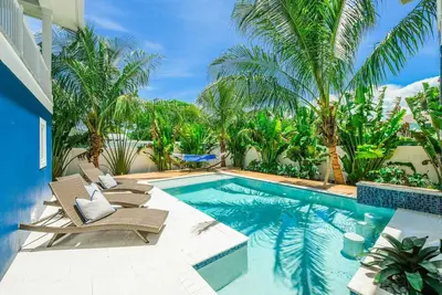 Image de Palmetto Pointe - Six Chambres Maison, Couchages 13