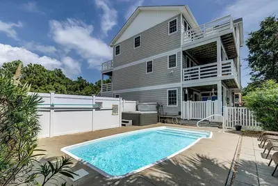 Image de Flâner dans le canard | 1250 m de la plage | Piscine privée, bain à remous | canard