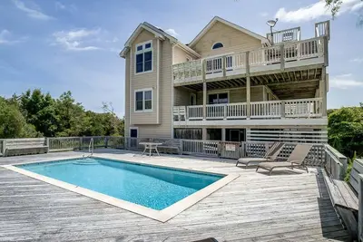 Set d'été | 925 pieds de la plage | Piscine privée, bain à remous, chien bienvenus