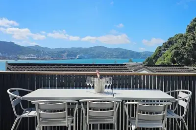 Image de Oriental Bay Superbe hébergement pour jusqu'à 15 personnes