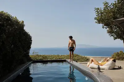 Image de 270 Oia's View Cavehouse Vi avec piscine privée