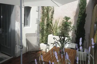 Image de Maison avec patio, esprit \"cabane\" centre Arcachon, plage à 200m. Idéal famille