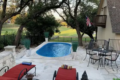 Image de Bienvenue Ă Hill Country Hideaway sur le parcours de golf et Ă quelques minutes du lac Travis