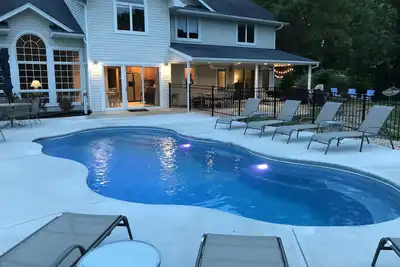 Image de Accueil Waterfront avec piscine privée et quai