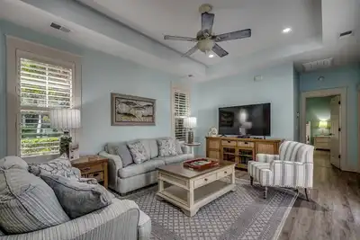 Image de Tarifs spéciaux d'été et nouveautés en location! Belle maison avec cour privée à North Beach Plantation