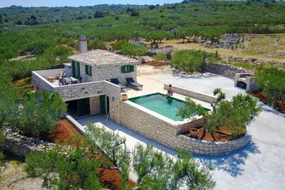 Image de Holiday Home Bliss - Maison de vacances avec piscine extérieure et vue sur la mer (St)