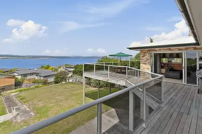 Image de Lofty Lakeviews - Maison de vacances Acacia Bay