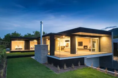 Image de Maison d'architecture, proche du lac Wanaka et Ă distance de marche de la ville