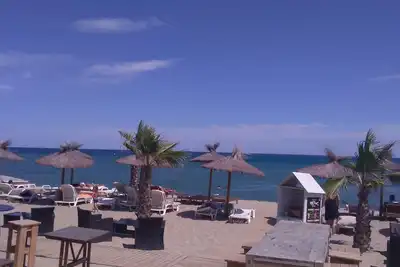 Image de Vue mer spacieux T2en Rdc accès direct plage - grande terrasse de 25 m2 fermée