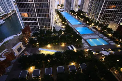 Image de Condo de luxe au bord de l'eau dans l'oasis urbaine à Icon-Brickell, W Resort Free Spa