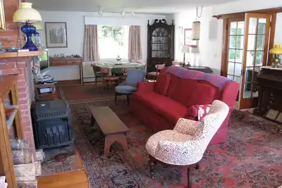 Image de Conviviale et familiale toute l'année à la maison près du parc national Acadia avec façade océanique.