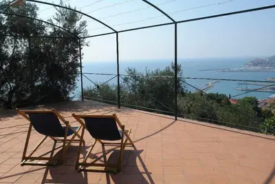 Image de Mini bungalow cosy pour deux, toit terrasse, vue mer directe
