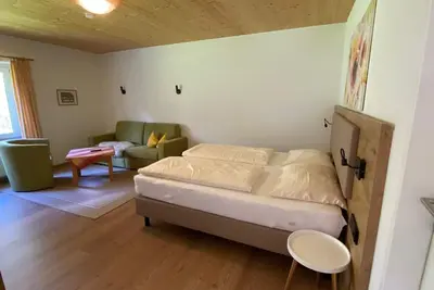 Image de Appartement D3 \/ salon \/ chambre à coucher, douche Wc - Dependance Waldheim