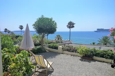 Image de appartement 145 m2 face à la mer \/ accès privé à la mer