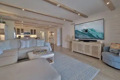 Image de Beaux planchers de bois dans ce rez-de-chaussée spectaculaire trois chambres à coucher, trois salles de bain.