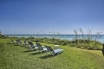 Image de Nouveau! Oceanfront Vero Beach Condo avec vue sur le balcon!