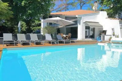 Image de Au calme absolu Villa d’architecte 6/8 pers - Piscine chauffée au Pyla