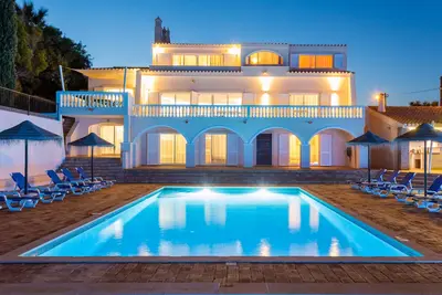 Image de Magnifique villa indépendante, 8 chambres doubles sdb attenante piscine chauffée