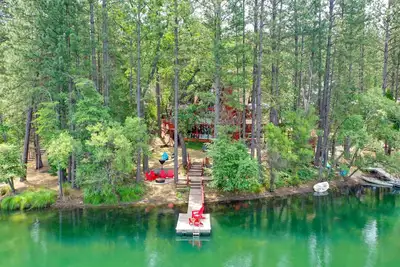 Image de Nouveau! Lake House w / Pvt. Dock, 30 minutes à Yosemite!