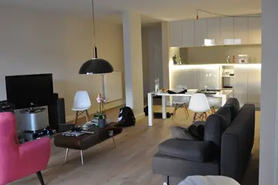 Image de nouveau studio lumineux dans le centre d'Anvers WiFi gratuit