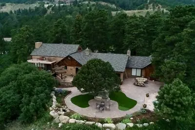 Image de Resort historique situé sur 8 hectares au-dessus de la ville de Colorado Springs