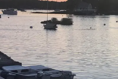 Image de Vue panoramique sur l'eau Ii 🌅 distance de marche des restaurants, boutiques et excursions en bateau! Aucune voiture nécessaire!