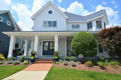 Image de En ville chauffée piscine creusée-Luxury 8 B / R 6. 5 Ba Great Location! ! !