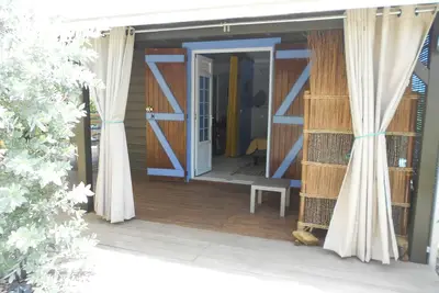 Image de p'tite maison de Beauvallon lodge en pays créole