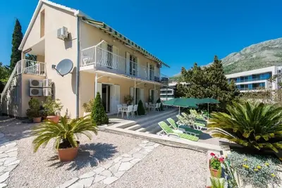 Image de Apartments & Rooms Jokovic-Studio Confort avec Terrasse et Vue Partielle sur la Mer