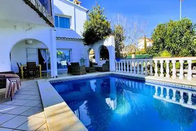 Image de Magnifique villa avec piscine Empuriabrava
