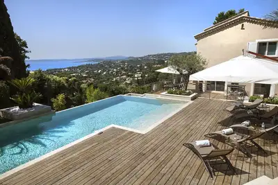 Image de Villa TourterelleLuxueuse Villa, vue imprenable sur la mer!