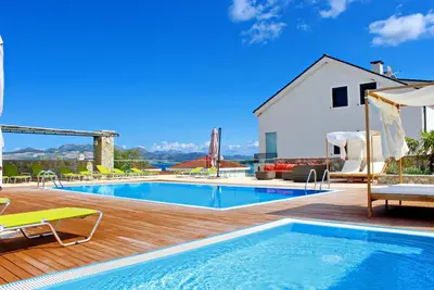 Image de Apartments Kula - Appartement 3 chambres avec balcon et vue sur la mer-B5