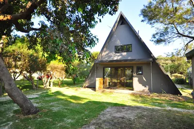 Image de A-Frame classique rénové dans l'extrémité calme de Cape Woolamai